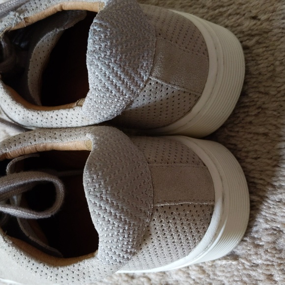 Sofft, Somers stone color sneakers . Sz 7 - Picture 6 of 9
